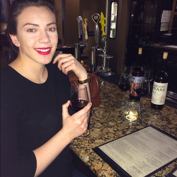 Meet your Posher, Felicia - Picture 4 of 8